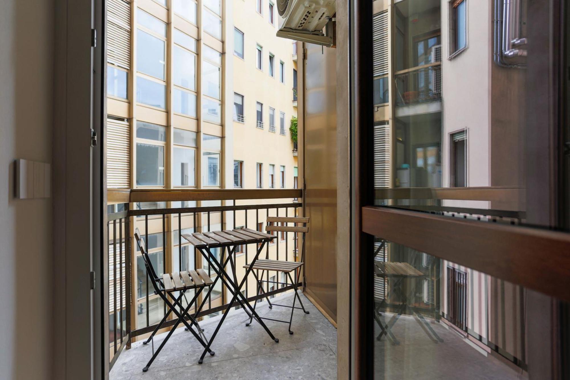 Yls Luxury Suites 2 — Foto 1